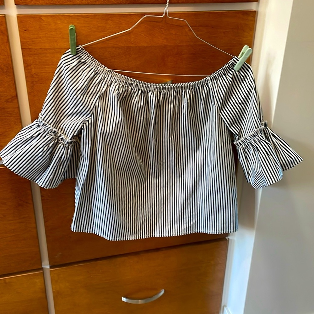 Darling black and white pinstriped off the shoulder blouse. Size S, bell sleeve